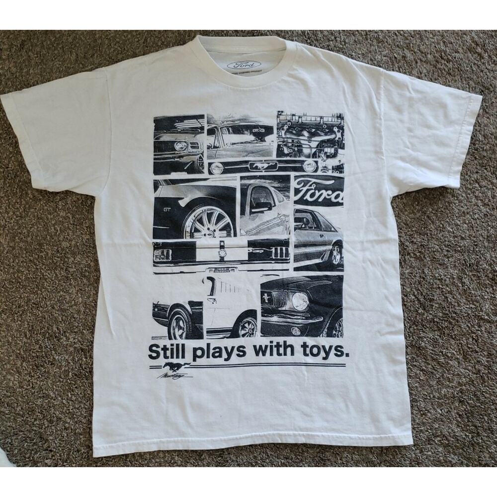 Ford Mustang "Still Plays With Toys" T-shirt Size Medium white